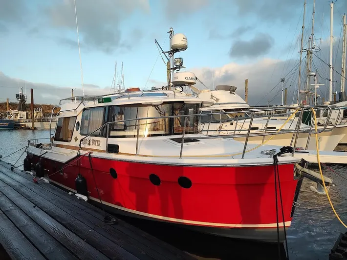 Red Diver Yacht Photos Pics 
