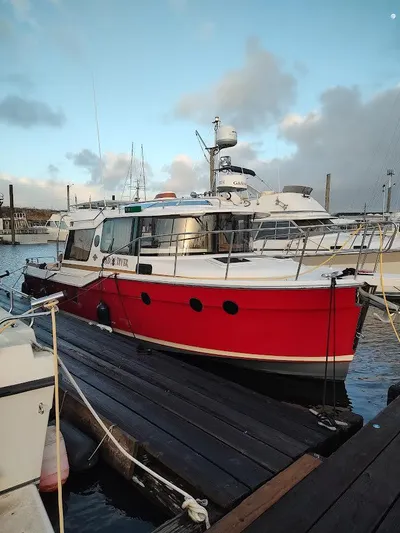 Red Diver Yacht Photos Pics 