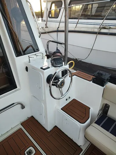 Red Diver Yacht Photos Pics 