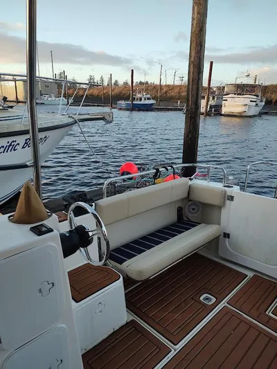 Red Diver Yacht Photos Pics 