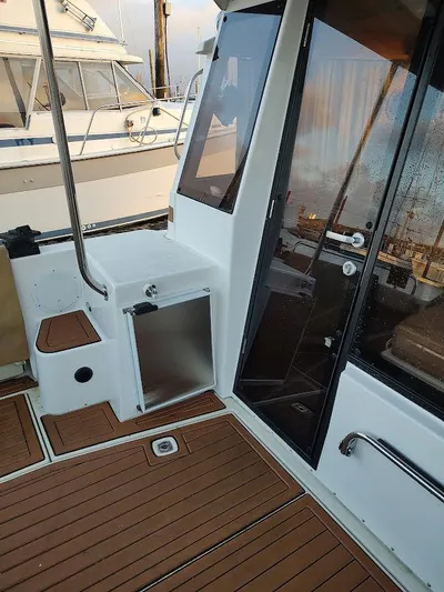 Red Diver Yacht Photos Pics 