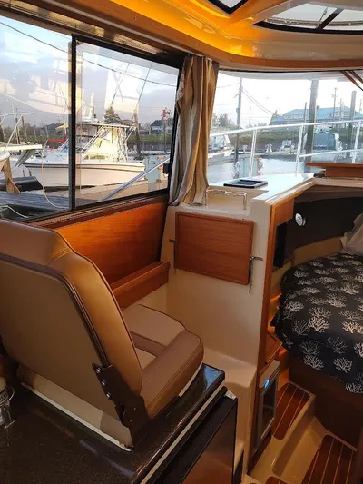 Red Diver Yacht Photos Pics 