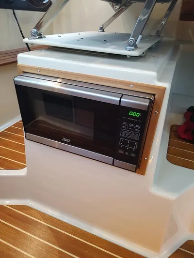 Red Diver Yacht Photos Pics 