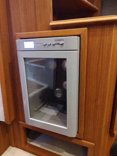 Red Diver Yacht Photos Pics 