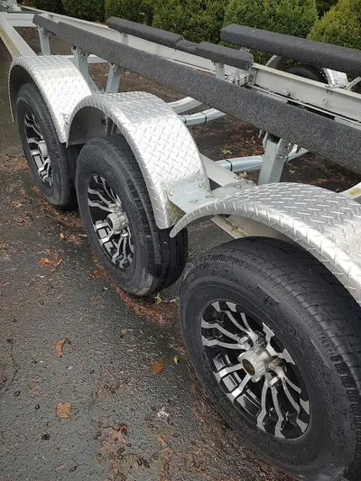 Red Diver Yacht Photos Pics 