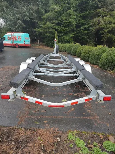 Red Diver Yacht Photos Pics 