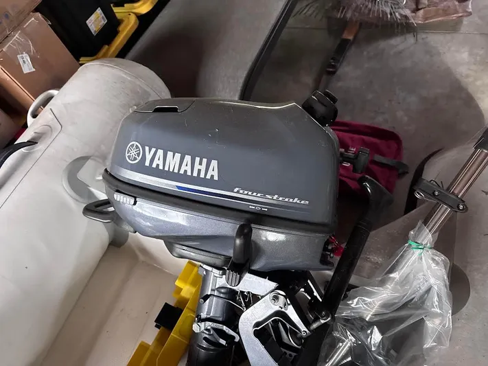 Red Diver Yacht Photos Pics 