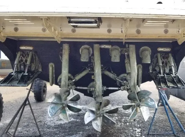  Yacht Photos Pics 2009 Fountain 48 Express Cruiser propellers and stern view.