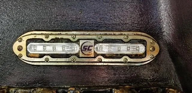  Yacht Photos Pics Close-up of a 2009 Fountain 48 Express Cruiser boat light fixture.