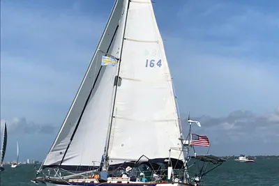 Cabo Rico 38