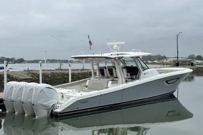 Pursuit S 428