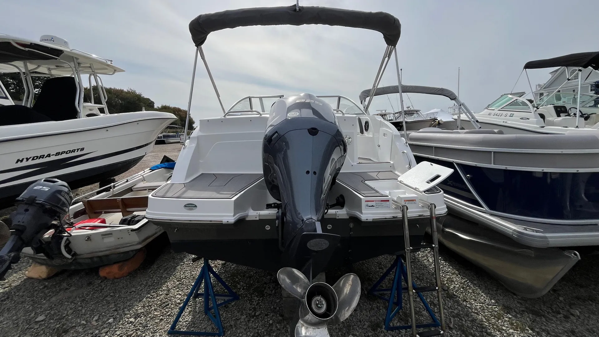 2023 Hurricane SunDeck 235 OB Photo