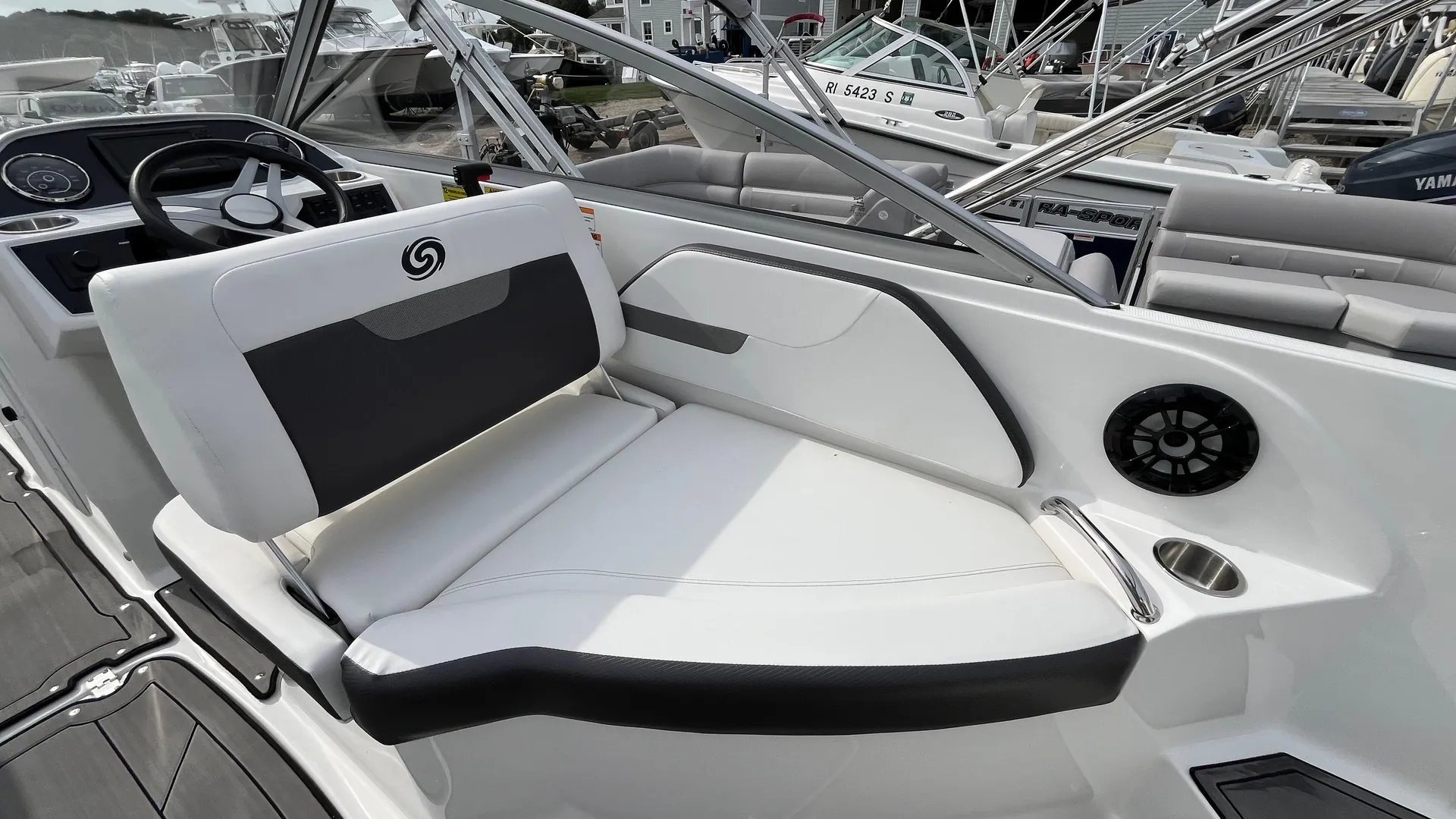 2023 Hurricane SunDeck 235 OB Photo