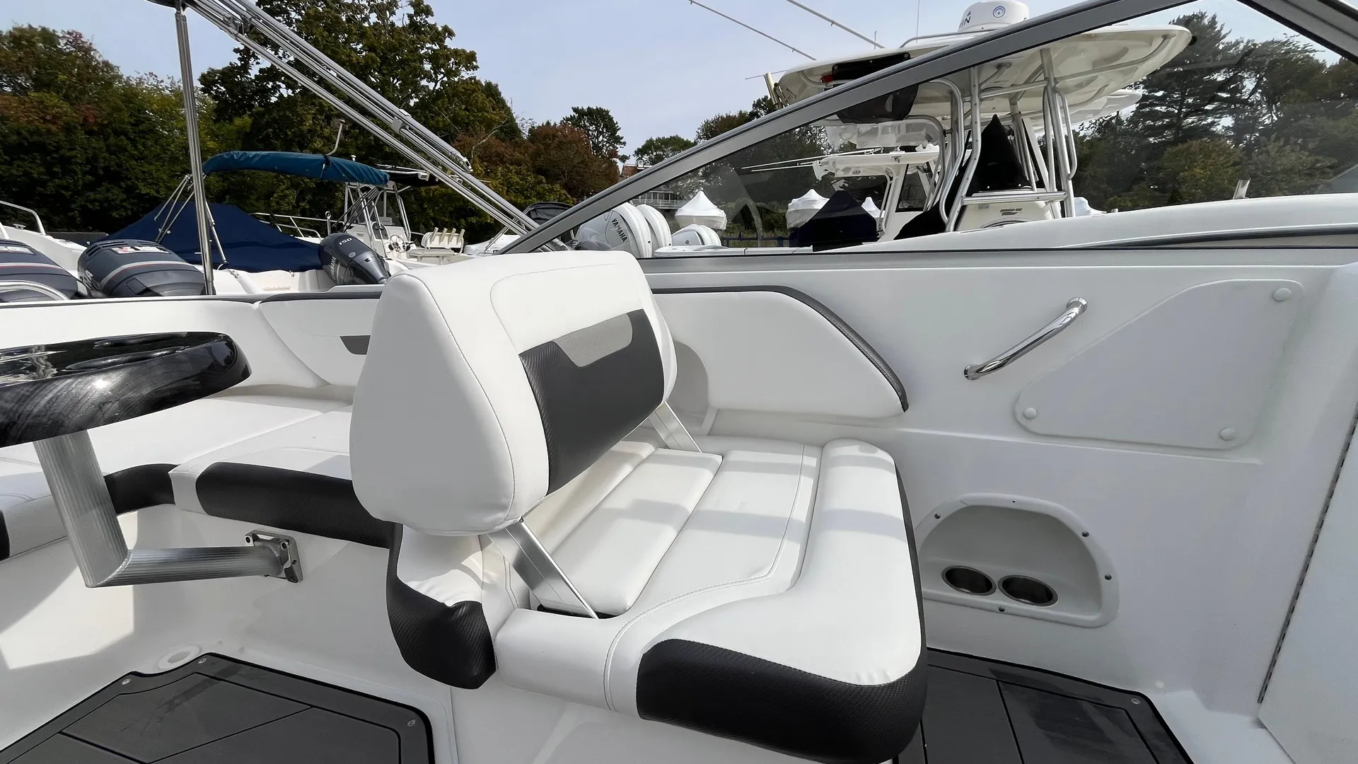 2023 Hurricane SunDeck 235 OB Photo