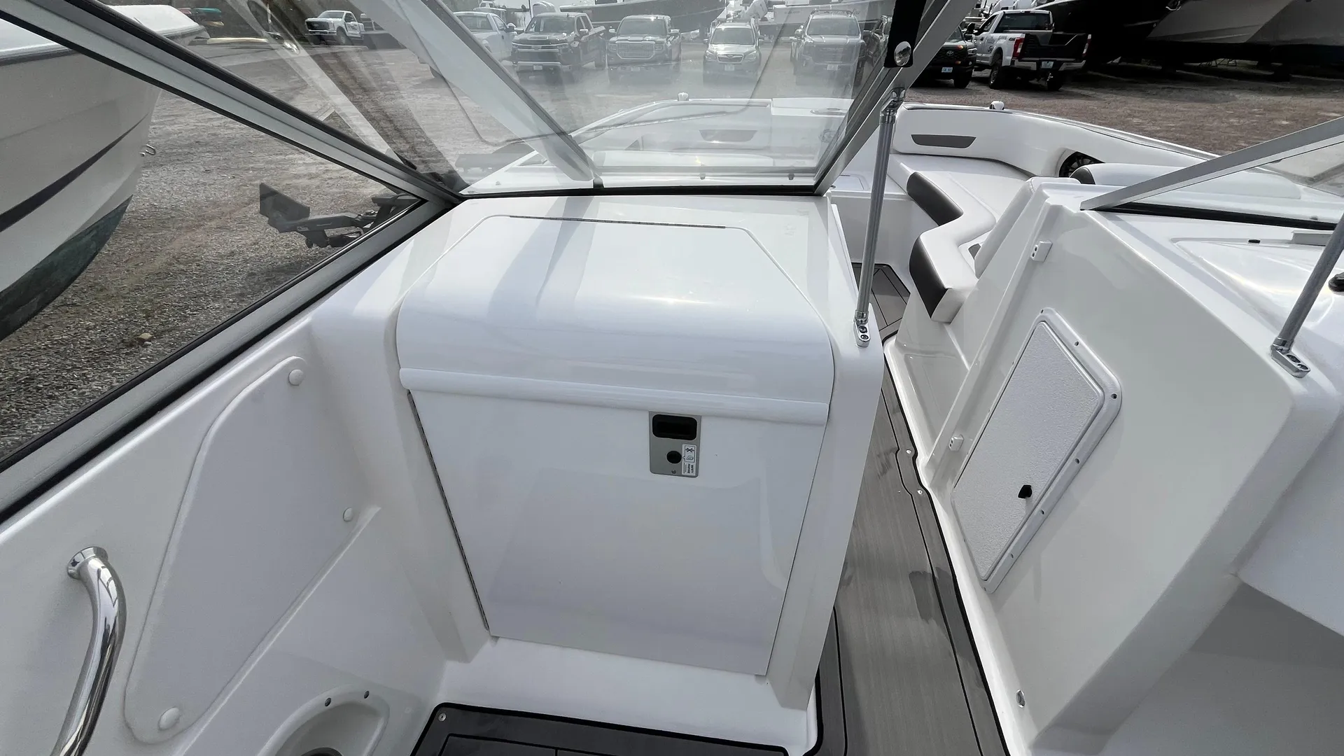 2023 Hurricane SunDeck 235 OB Photo