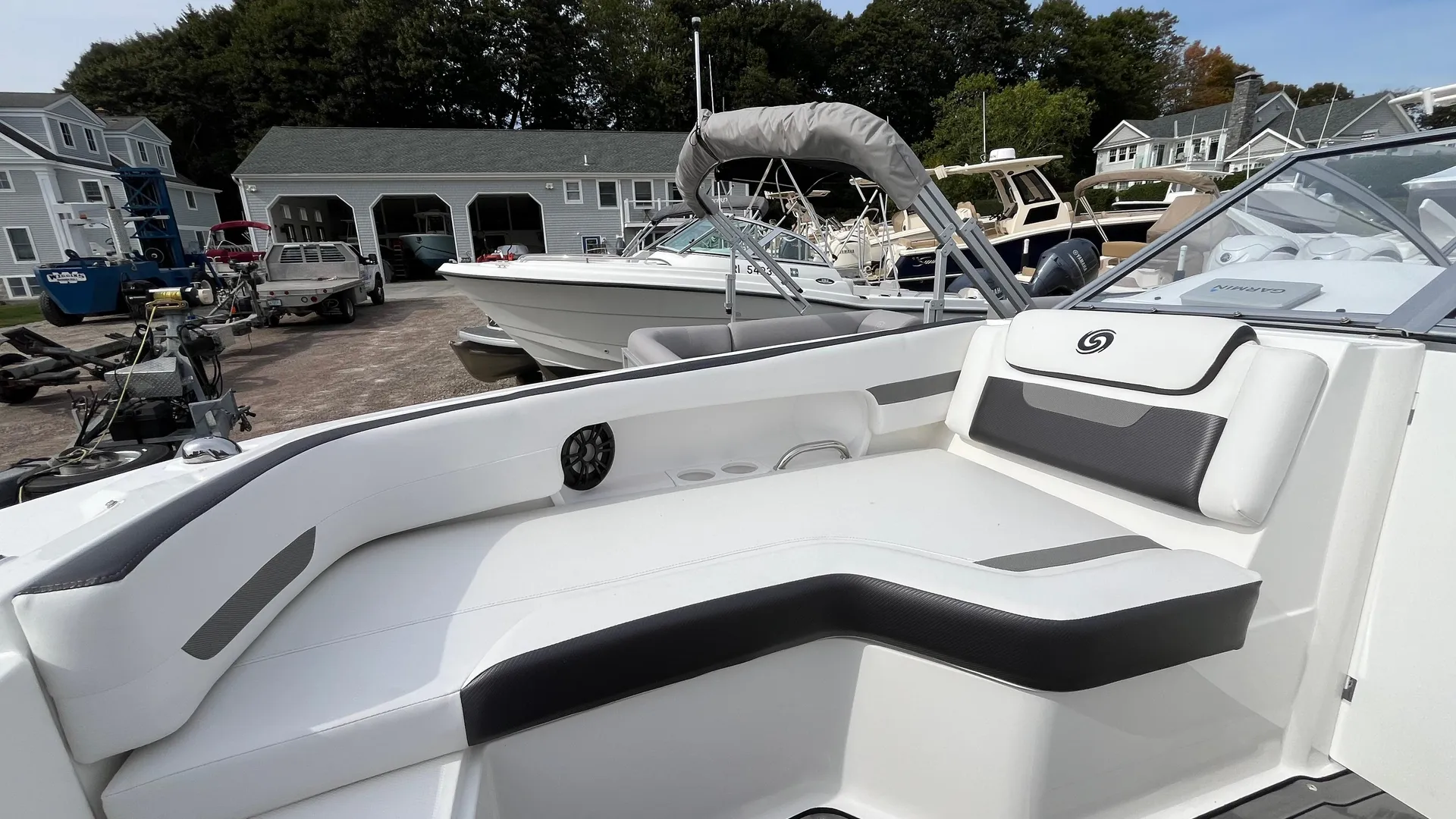 2023 Hurricane SunDeck 235 OB Photo