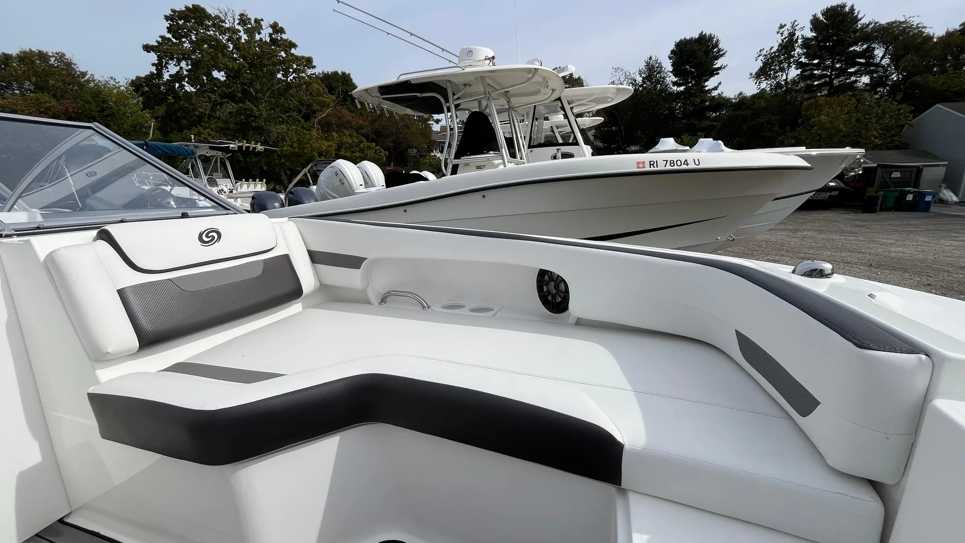 2023 Hurricane SunDeck 235 OB Photo