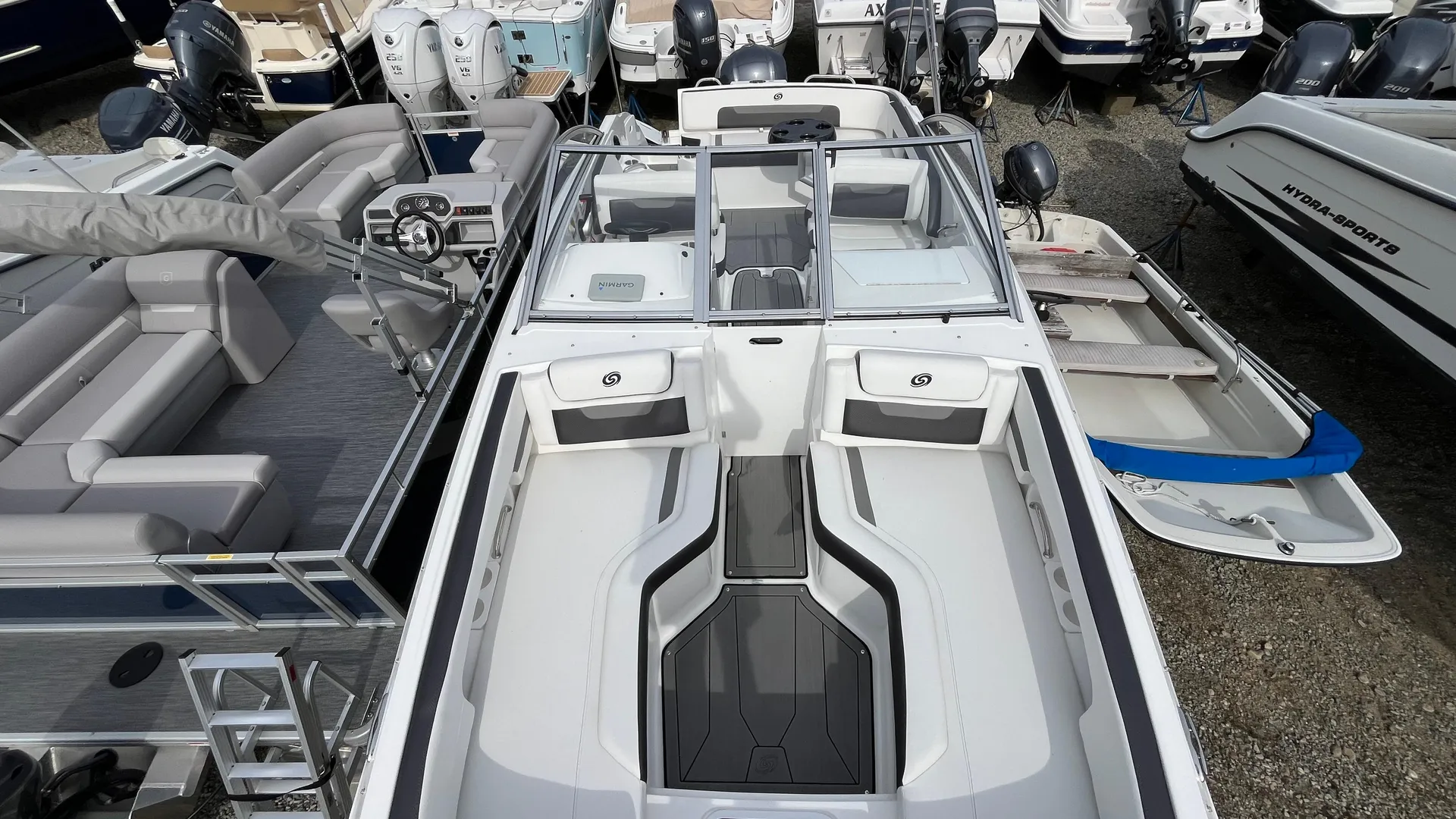 2023 Hurricane SunDeck 235 OB Photo