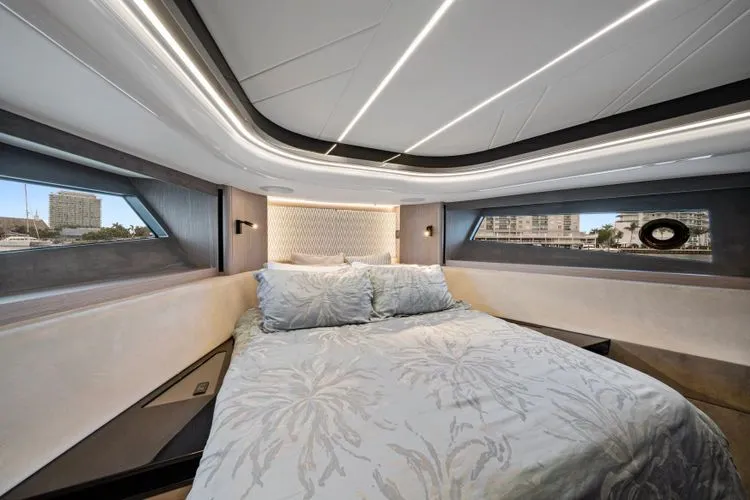  Yacht Photos Pics 2024 Sunseeker Superhawk 55 - Image 43