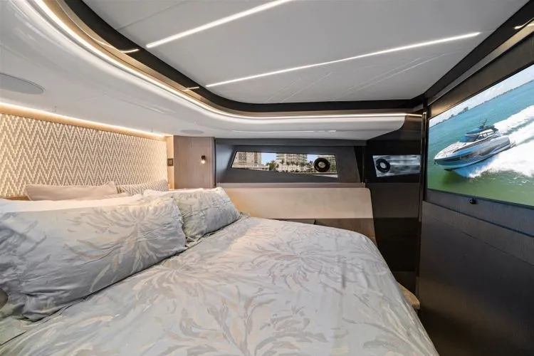  Yacht Photos Pics 2024 Sunseeker Superhawk 55 - Image 44