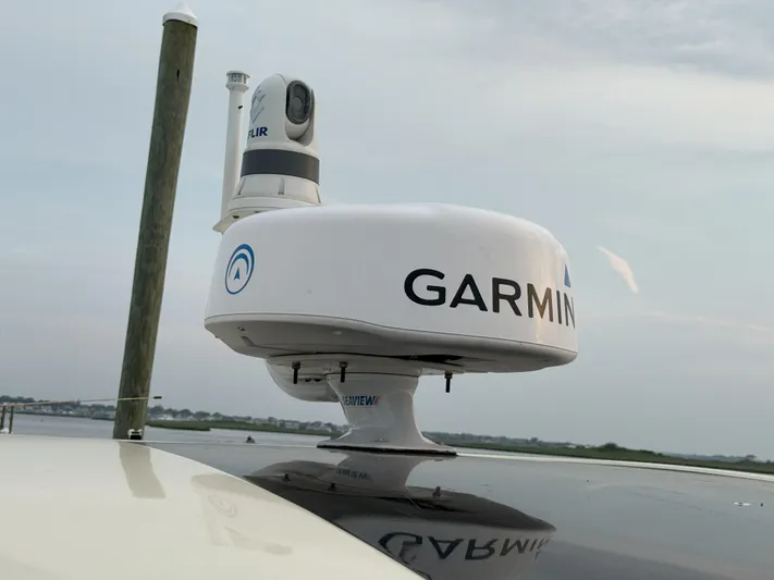 Ufo Yacht Photos Pics Garmin radar and FLIR camera on 2018 Chris-Craft Launch 38 boat.