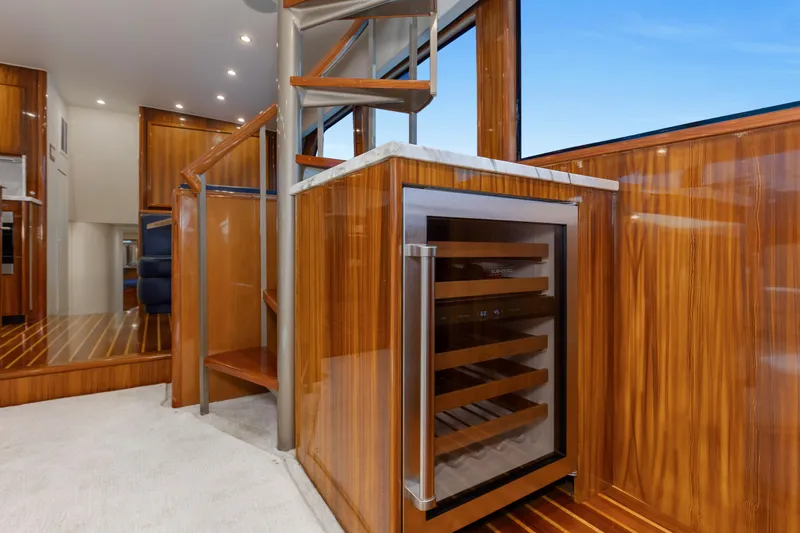 Partnership Yacht Photos Pics 2001 65 Viking Convertible Enclosed Bridge Partnership Wine Cooler