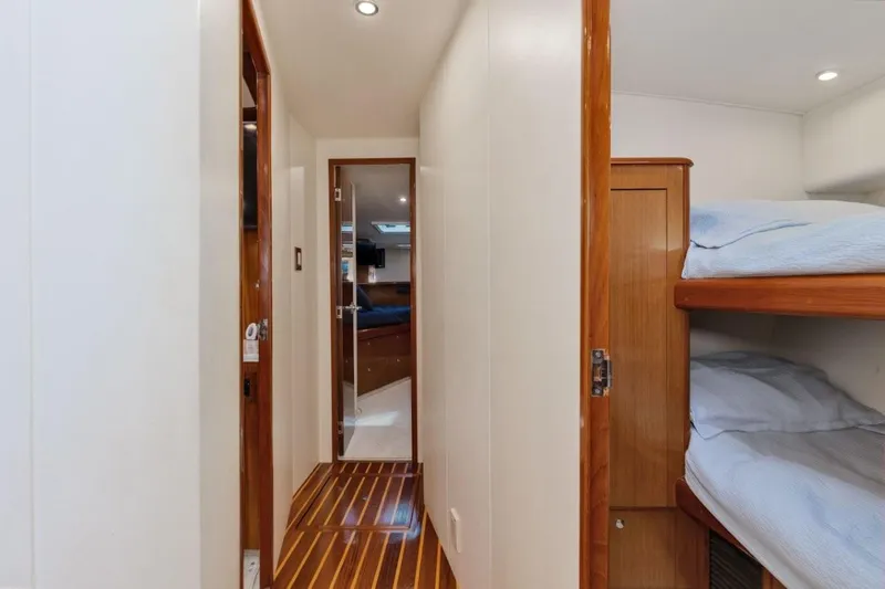 Partnership Yacht Photos Pics 2001 65 Viking Convertible Enclosed Bridge Partnership Hallway