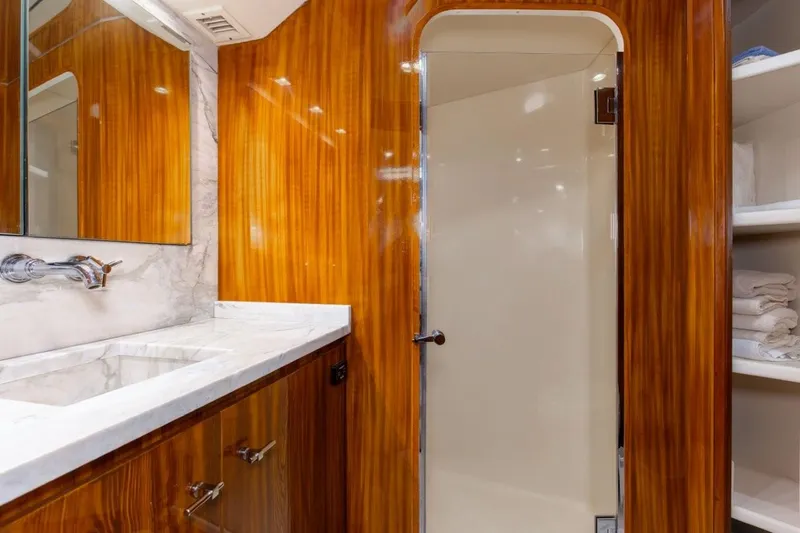 Partnership Yacht Photos Pics 2001 65 Viking Convertible Enclosed Bridge Partnership Master Head