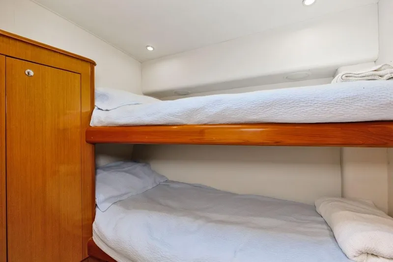 Partnership Yacht Photos Pics 2001 65 Viking Convertible Enclosed Bridge Partnership Starboard Stateroom