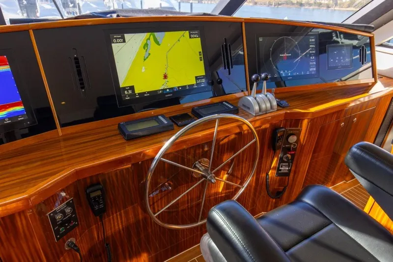 Partnership Yacht Photos Pics 2001 65 Viking Convertible Enclosed Bridge Partnership Upper Helm