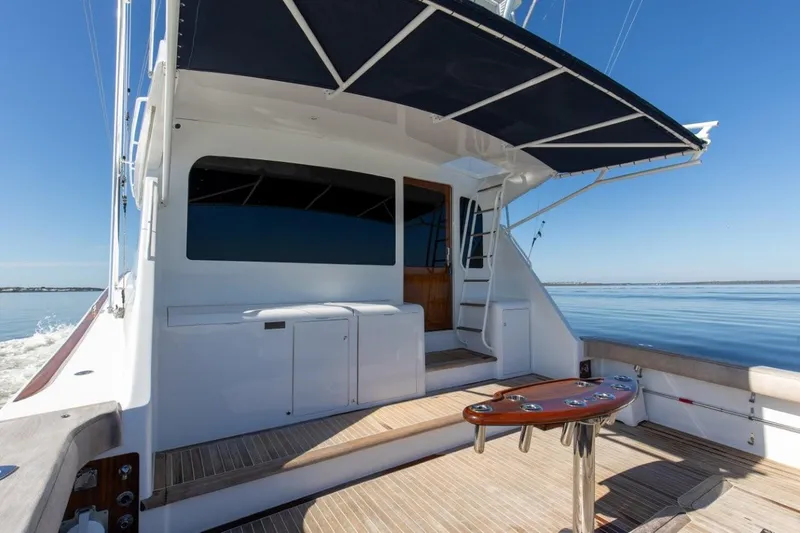 Partnership Yacht Photos Pics 2001 65 Viking Convertible Enclosed Bridge Partnership Cockpit