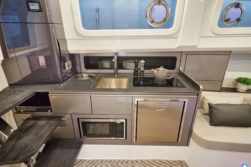  Yacht Photos Pics Manufacturer Provided Image