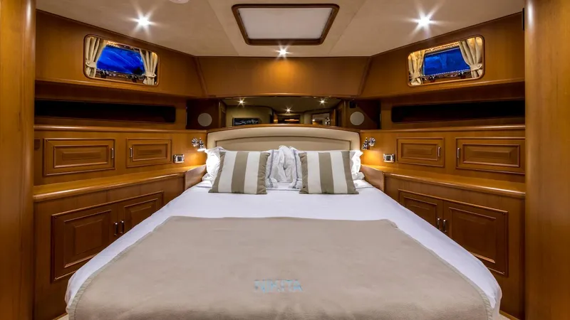 Perseus Yacht Photos Pics 