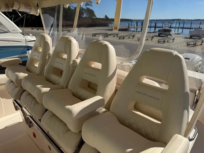  Yacht Photos Pics Luxurious seating in Grady-White Canyon 386 boat, year 2026.