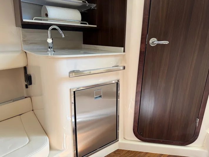  Yacht Photos Pics Interior of Grady-White Canyon 386 yacht, 2026 model.