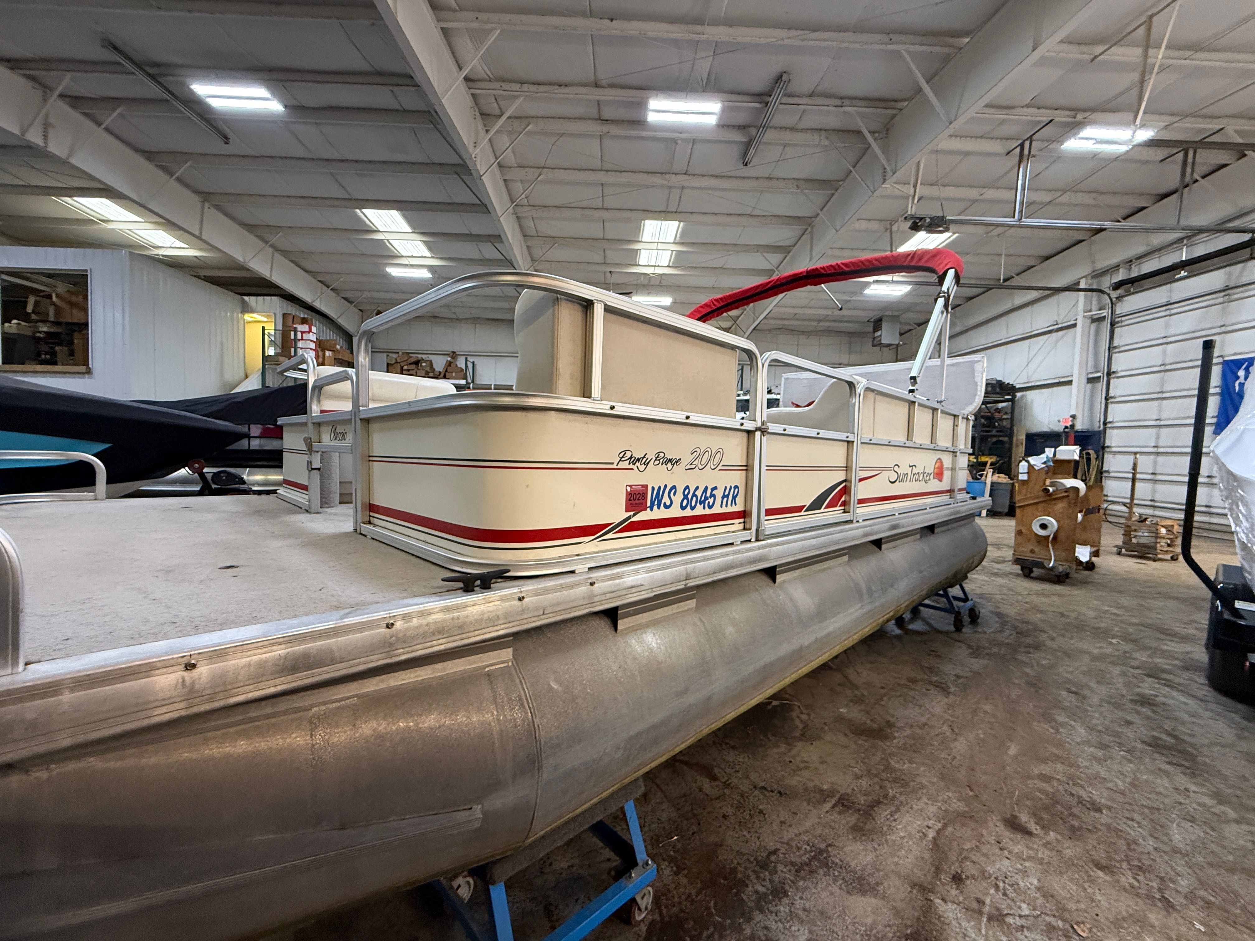 Sun Tracker FISHING DELUXE 20