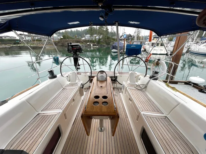 Halo Yacht Photos Pics 