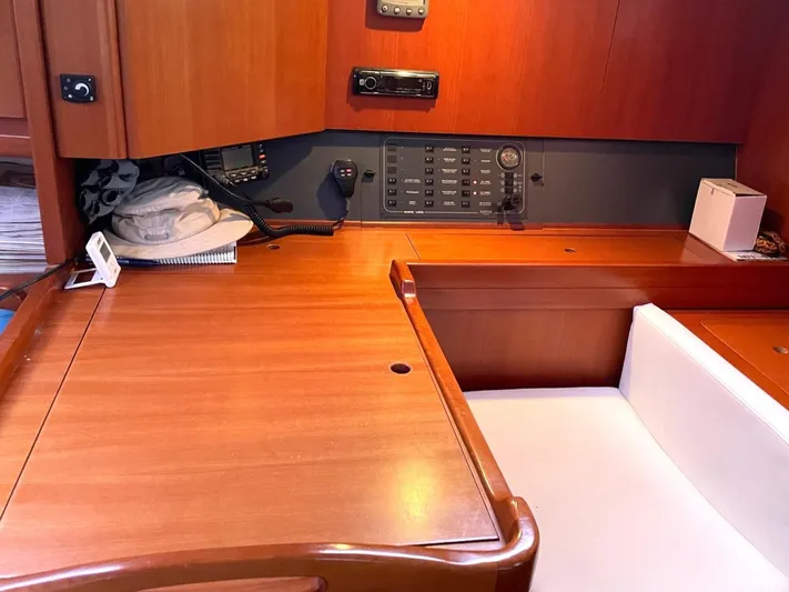 Halo Yacht Photos Pics 