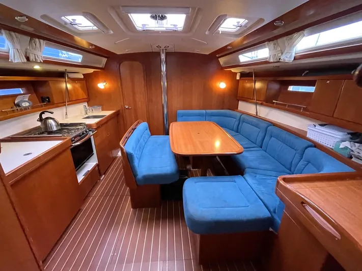 Halo Yacht Photos Pics 