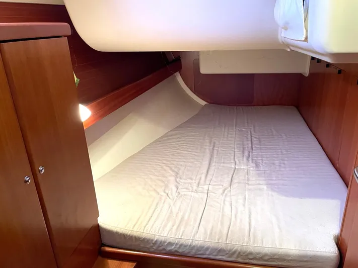 Halo Yacht Photos Pics 