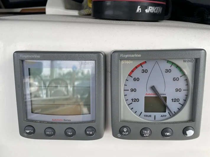 Halo Yacht Photos Pics 