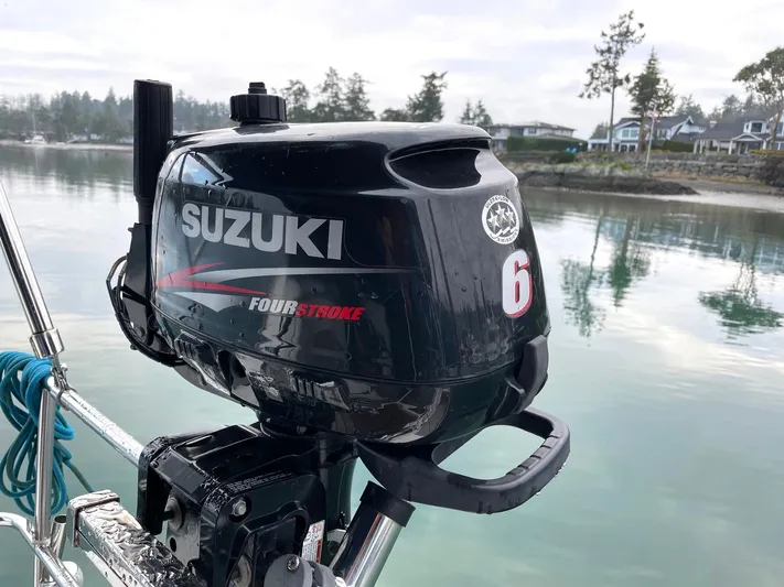 Halo Yacht Photos Pics 