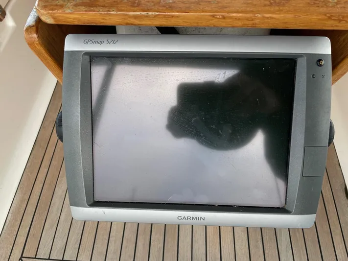 Halo Yacht Photos Pics 