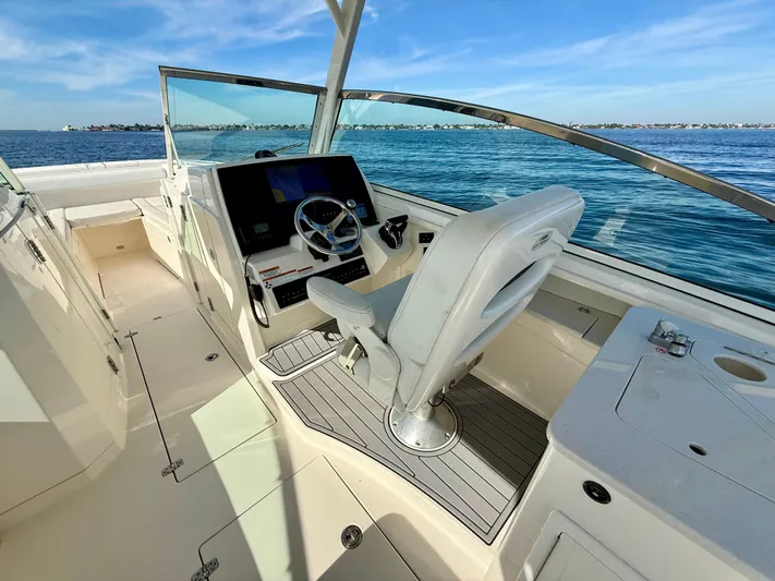  Yacht Photos Pics Cobia 330 Dual Console 2022 on open water.