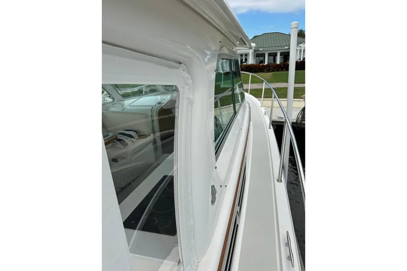 She's A Lady Yacht Photos Pics Back Cove 34 SHE'S A LADY - Exterior