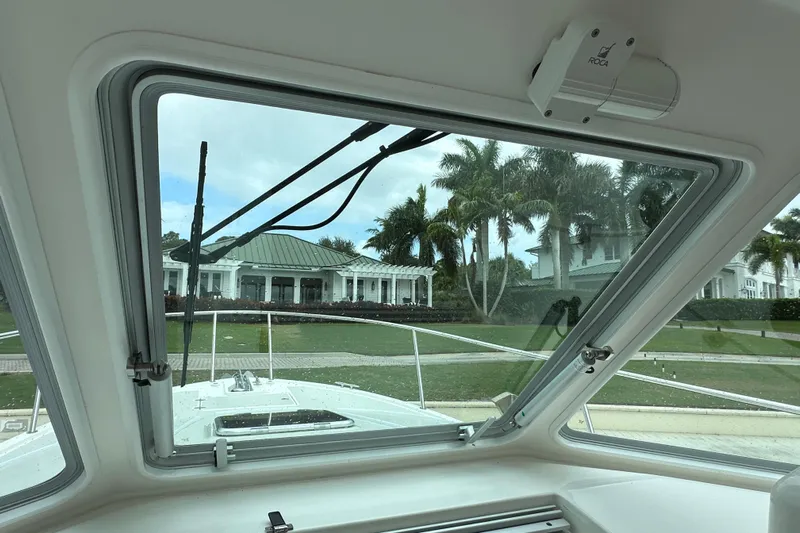 She's A Lady Yacht Photos Pics Back Cove 34 SHE'S A LADY - Helm