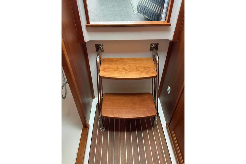 She's A Lady Yacht Photos Pics Back Cove 34 SHE'S A LADY - Interior