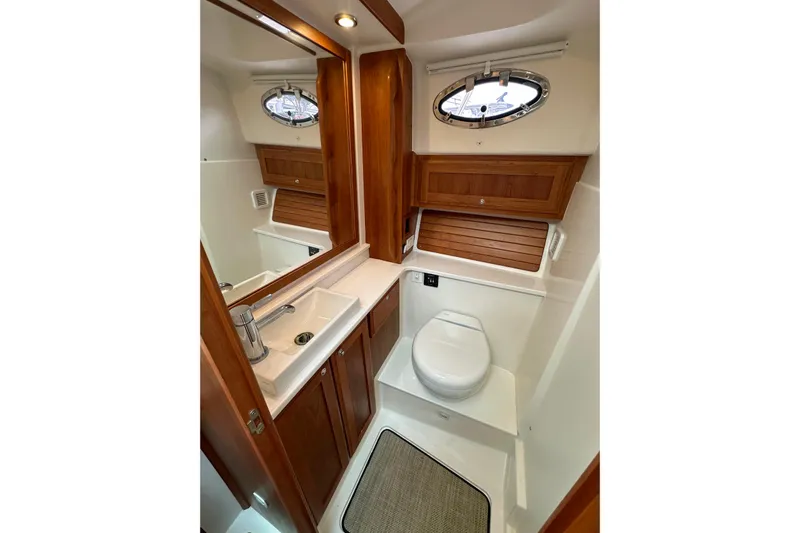 She's A Lady Yacht Photos Pics Back Cove 34 SHE'S A LADY - Head