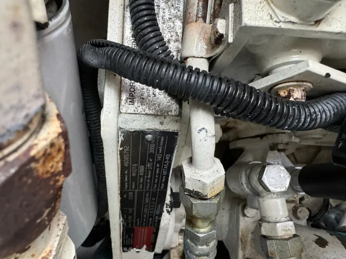 Vixen Yacht Photos Pics Close-up of the engine compartment of a 2002 Tiara Yachts 3500 Express.