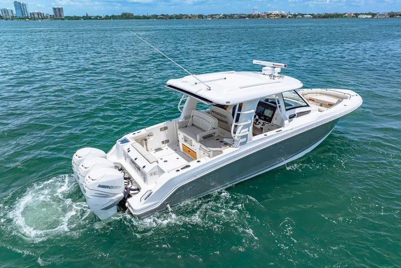 Our Trade Yacht Photos Pics 2019 Boston Whaler 350 Realm Profile Photo